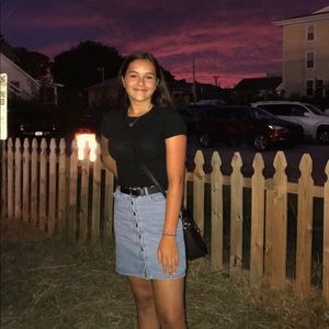 Meet your Posher, Claudia